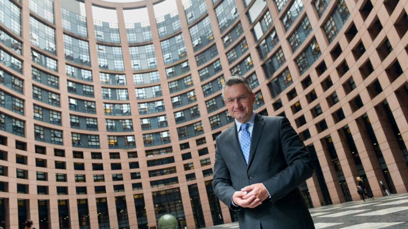 Jan Zahradil: V&nbsp;EU každý brání své zájmy. Na Macronovu rétoriku nenaskakujme