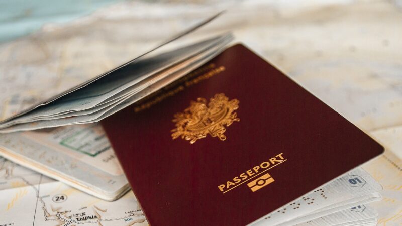 Malta a&nbsp;Kypr prodávají evropské pasy investorům. Komise proti nim zahájila řízení