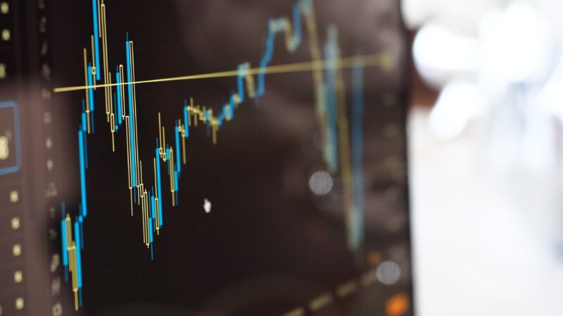 Dekarbo update | EU chtěla uklidnit ceny ETS, trh reagoval opačně