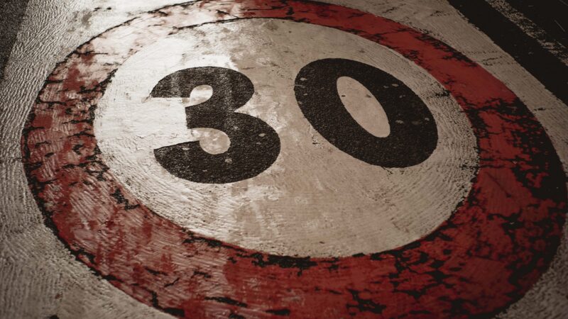 V Praze se otevřela debata o&nbsp;„třicítce“. Evropská města, která ji zavedla, nelitují