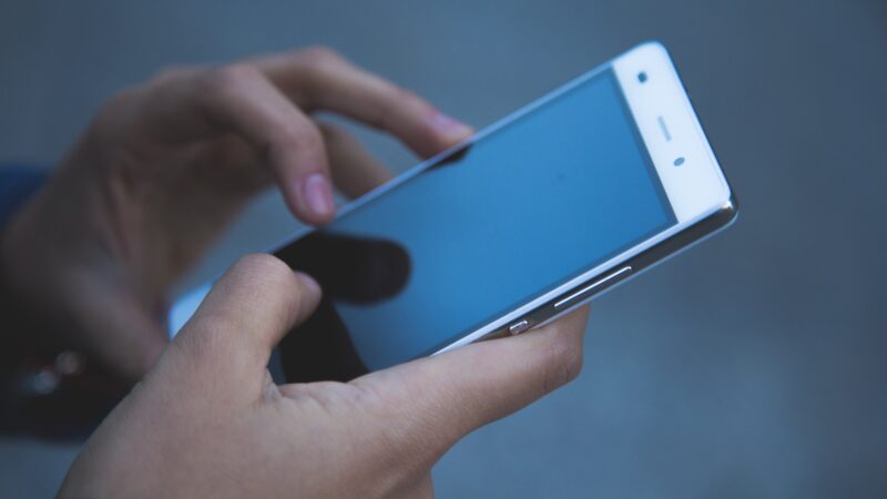 EU dovolila online platformám odstraňovat obsah, který zobrazuje zneužívání dětí