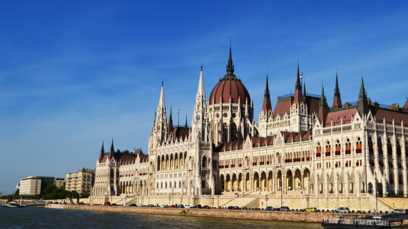 Podcast | Expertka: Neočekávám, že Maďarsko přijde o&nbsp;hlasovací práva v&nbsp;EU