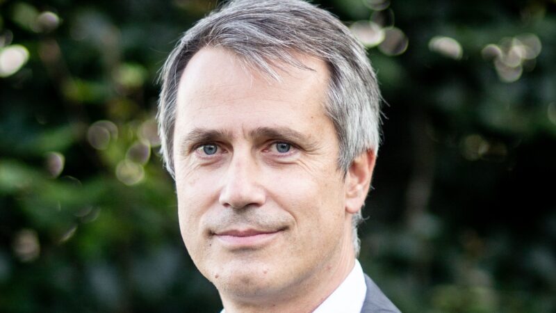 Macek: Macron si jde pro vítězství, volby ale budou těsnější než minule