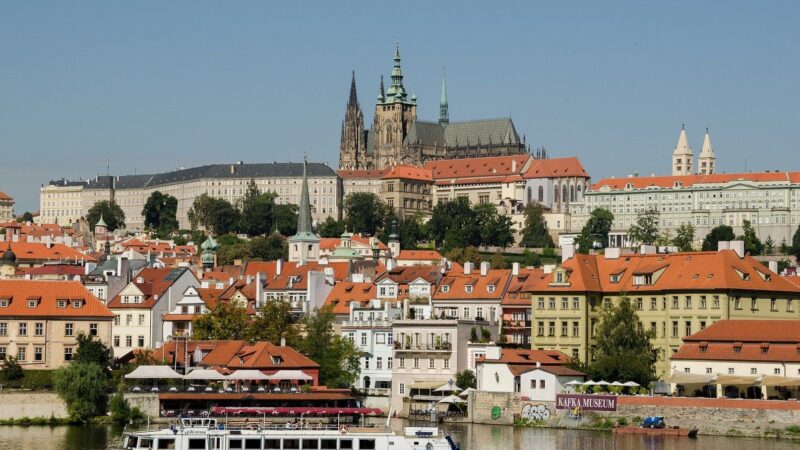 Česká ústava se může změnit podobně jako v&nbsp;Polsku a&nbsp;Maďarsku, varují odborníci