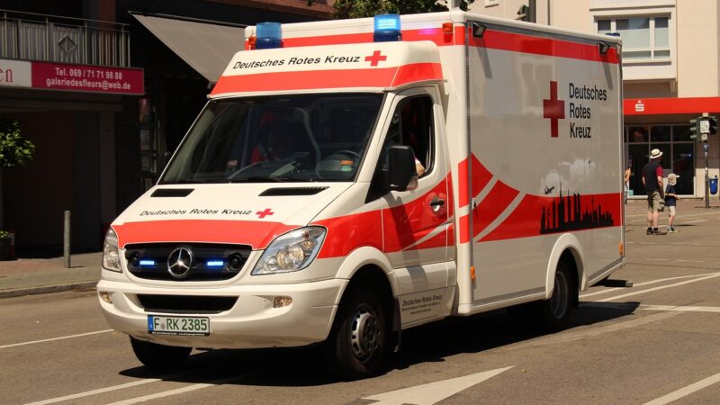 Záchranáři naráží na hranice. I&nbsp;když je zahraniční nemocnice za rohem, musí s&nbsp;pacienty do tuzemské