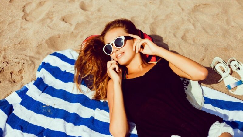 Konec roamingu v&nbsp;roce 2017: Komise ladí detaily