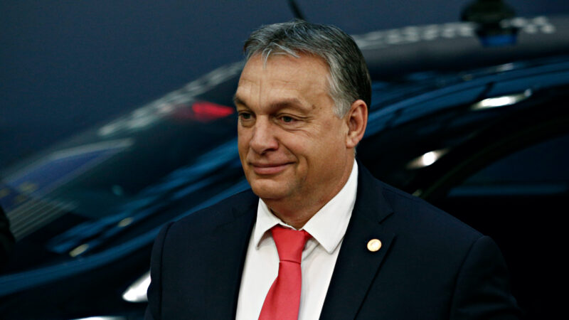 Koronavirus v&nbsp;Maďarsku: Využívá Orbán krizi k&nbsp;únosu demokracie?