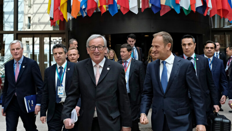 Lídři zemí EU na summitu podpořili novou dohodu o&nbsp;brexitu