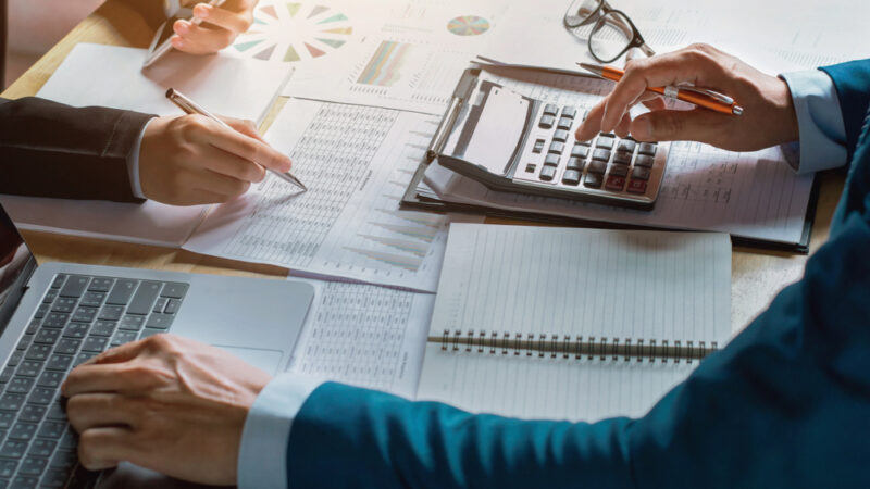 EU se nedohodla na zavedení digitální daně, Visegrád se proto chystá jednat na vlastní pěst