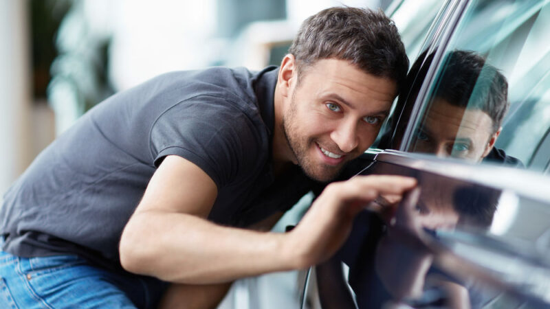 Vláda chce omladit vozový park v&nbsp;Česku. Jak se to dělá v&nbsp;Evropě?