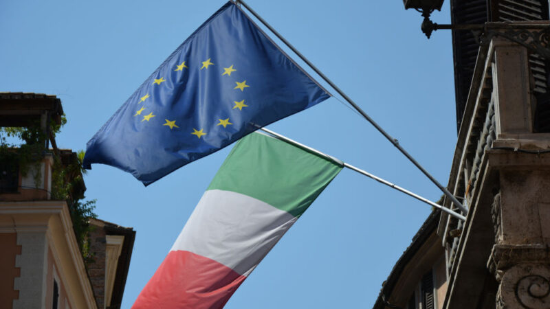 Italská vláda se vzpírá evropským pravidlům. Navrhuje rozpočet s&nbsp;vysokým deficitem