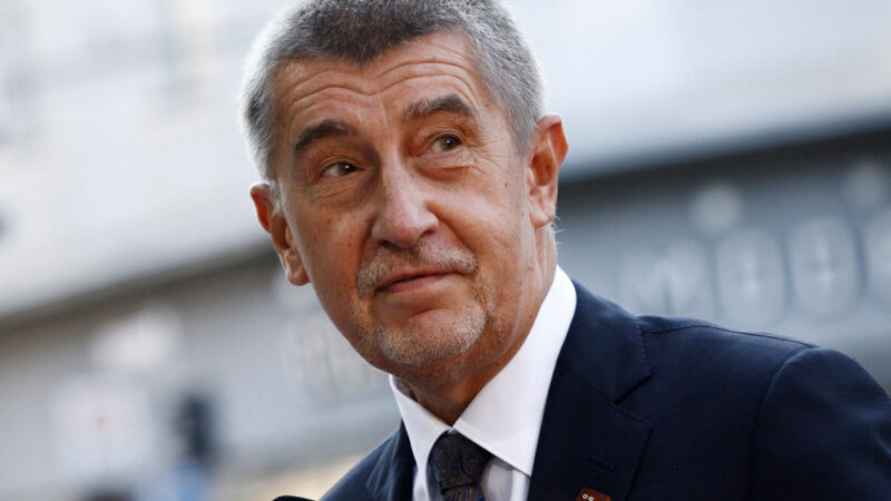 Chceme sirotkům v&nbsp;Sýrii postavit školu, řekl dnes Babiš Junckerovi