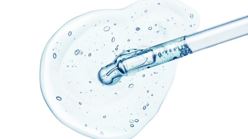 Contipro už 30 let vyrábí „zázračnou“ kyselinu, která hojí rány a&nbsp;ničí vrásky. Firmě pomohly i&nbsp;evropské programy