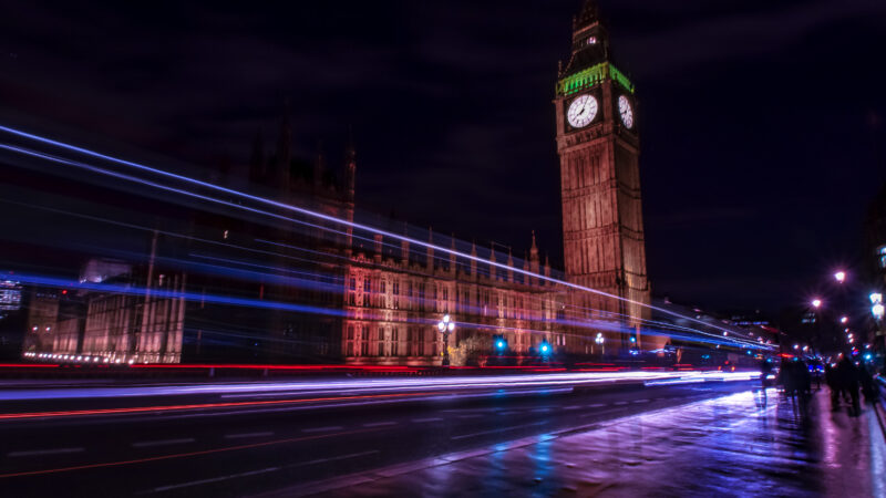 Britský kabinet pozastavil přijímání zákona o&nbsp;brexitové dohodě