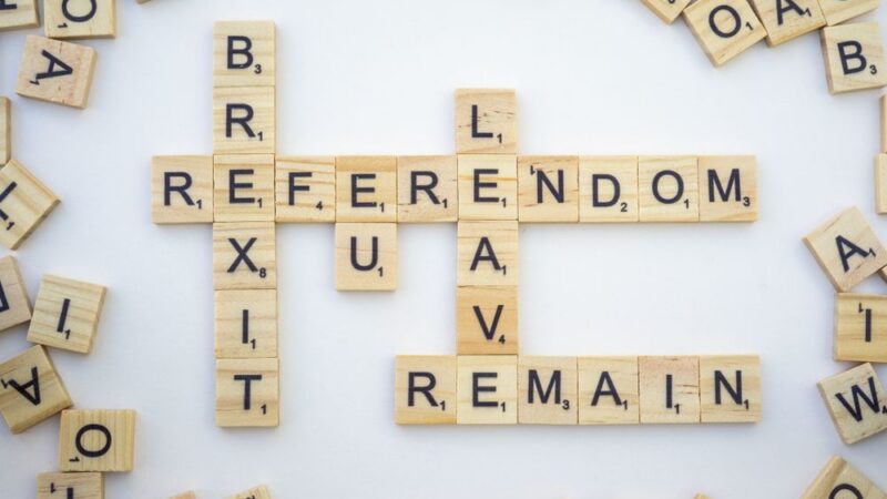 Jednání o&nbsp;brexitu pokračují, konec je v&nbsp;nedohlednu. Britové volají po odkladu odchodu země z&nbsp;Unie