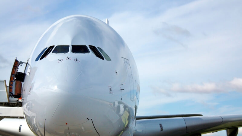 Rada EU schválila krizový fond pro státy i&nbsp;úlevy pro letecké společnosti