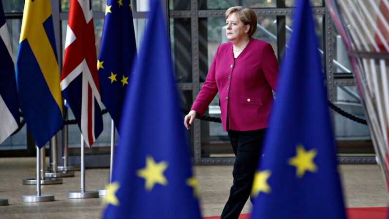 Merkelová vnímá verdikt ústavního soudu v&nbsp;kauze ECB jako šanci pro další integraci eurozóny