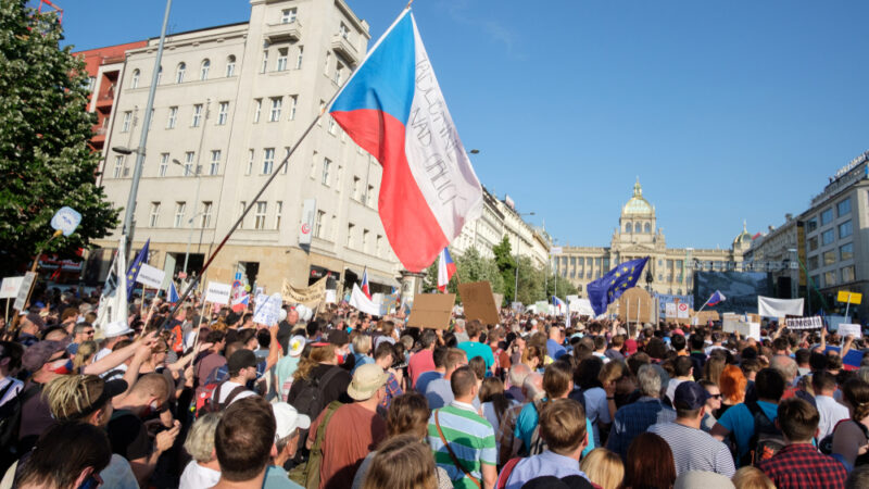 Podezření okolo premiéra oslabují pozici Česka v&nbsp;EU, usnesli se senátoři