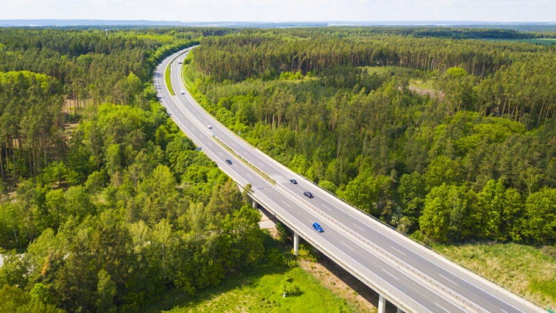 Česko dostane z&nbsp;evropských fondů méně peněz na asfalt