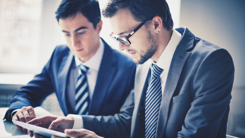 Lidem, kteří pracují v&nbsp;jiném státě EU, by měl pomáhat nový evropský úřad. Byznys tvrdí, že je zbytečný