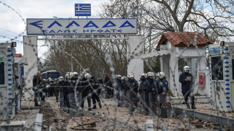 Frontex zvyšuje své kapacity na řecké hranici, na místě jsou i&nbsp;čeští policisté