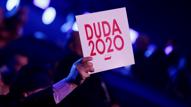 Jak udržet Dudu v&nbsp;křesle: Polsko na cestě ke korespondenční volbě prezidenta