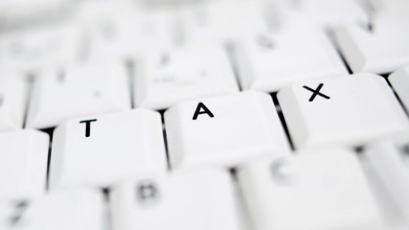 Rakousko chce dohodu o&nbsp;digitální dani do konce roku. Existuje i&nbsp;vhodnější řešení, upozorňuje expert