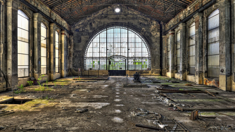 Místo rozpadlých hal sportoviště nebo byty. Odstraňování brownfieldů podporuje několik fondů