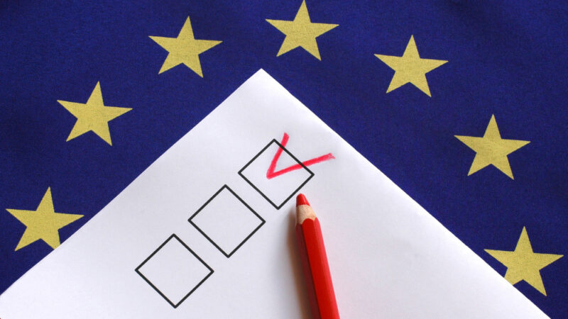 EU nám přináší víc minusů než plusů, myslí si třetina Čechů