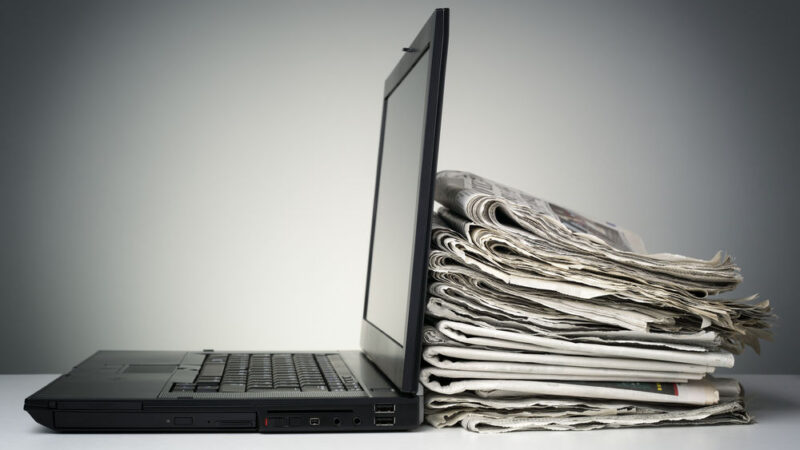 Europoslanci rozhodnou o&nbsp;osudu kontroverzní autorské směrnice. Jde o&nbsp;boj mezi internetovými giganty a&nbsp;vydavateli