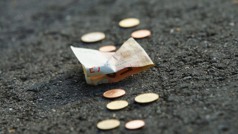 Komise chce povinné minimální mzdy, sociální nerovnost v&nbsp;EU je prý příliš velká