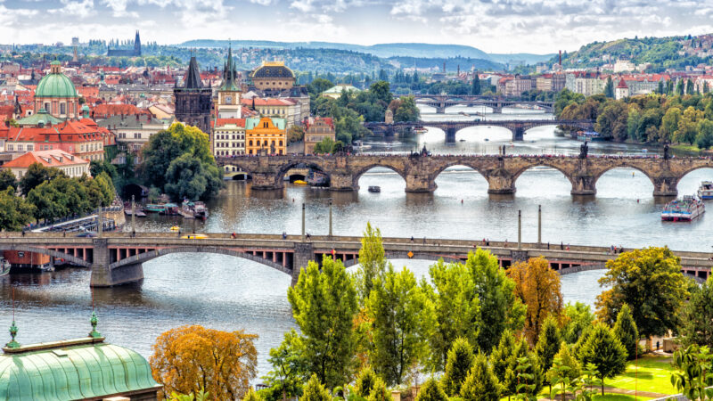 Co hraje Česku do karet a&nbsp;co je nevýhodou v&nbsp;soutěži o&nbsp;bankovní agenturu EU