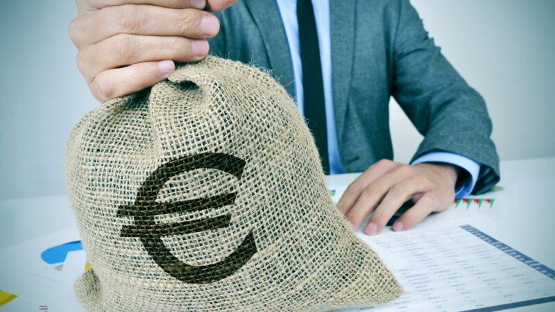 České podniky chtějí investovat do výzkumu a&nbsp;inovací, ale brání jim v&nbsp;tom administrativní překážky