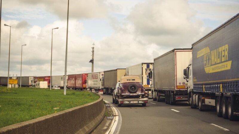 Evropští policisté rozbili síť pašeráků osob. Do akce se zapojila i&nbsp;ČR