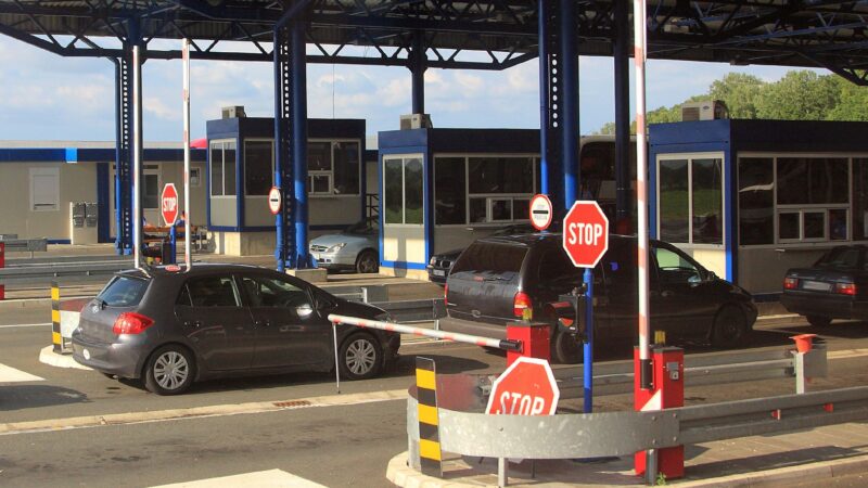 Pendleři a&nbsp;firmy vysílající pracovníky zůstávají v&nbsp;nejistotě. Opatření se mají po Velikonocích opět změnit