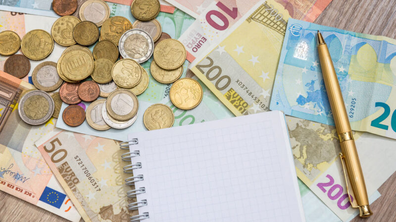 Unijní fondy se po roce 2020 sníží, budou sledovat nové cíle a&nbsp;řídit by se měly jednoduššími pravidly. Česko má získat o&nbsp;čtvrtinu méně peněz