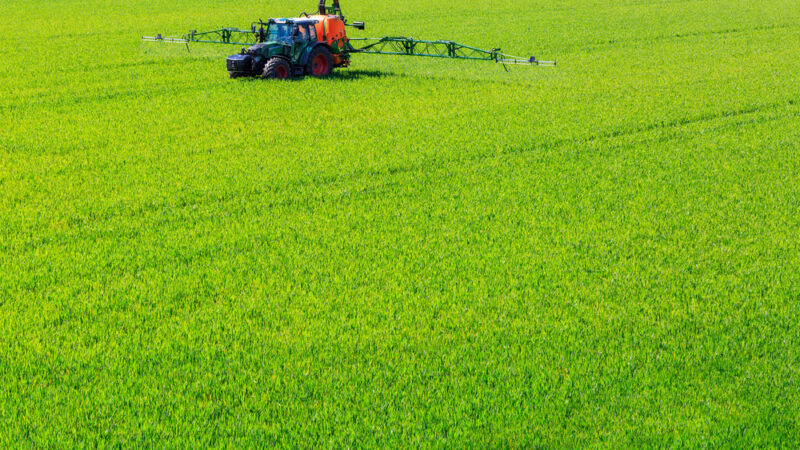 Polemika: Existuje plnohodnotná náhrada za glyfosát?