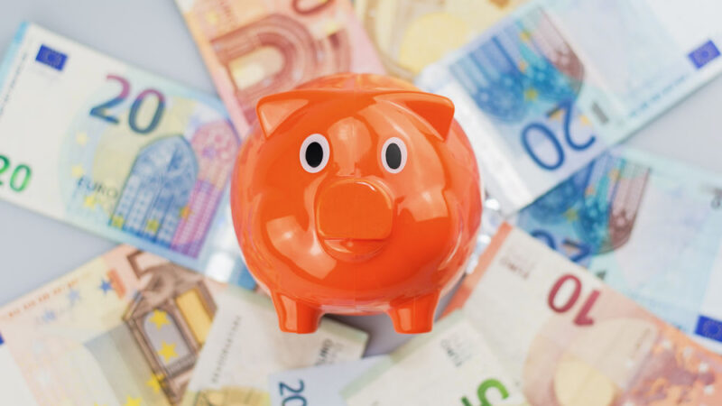 Více vlastní zdrojů a&nbsp;méně peněz z&nbsp;národních rozpočtů. Europoslanci mají plán jak pokrýt finanční ztrátu po brexitu