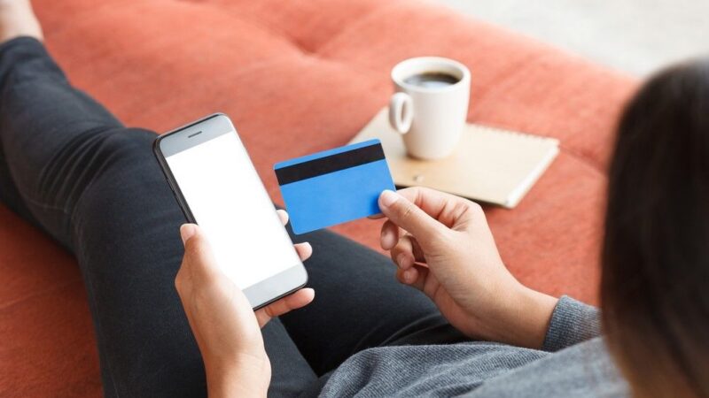 On-line nákupy v&nbsp;EU budou dostupnější. Brusel zakázal zeměpisné blokování