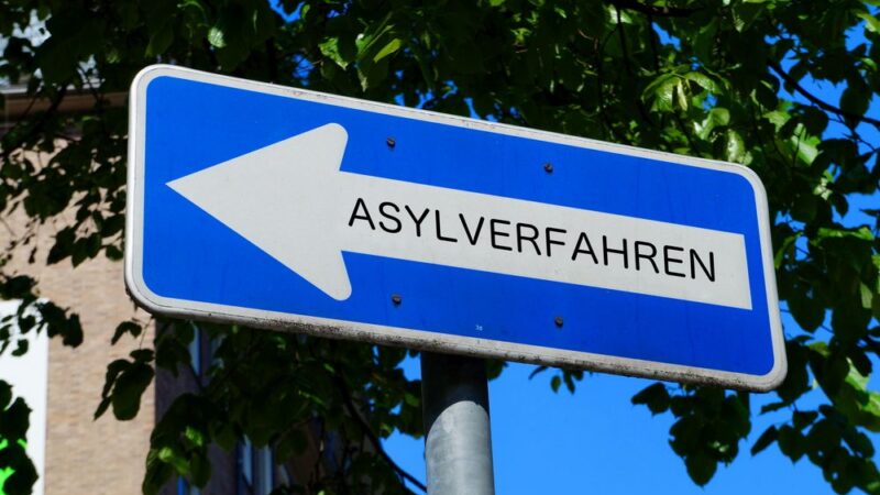 Německo navrhuje nový azylový systém EU pro přerozdělování migrantů. Česko s&nbsp;ním nesouhlasí