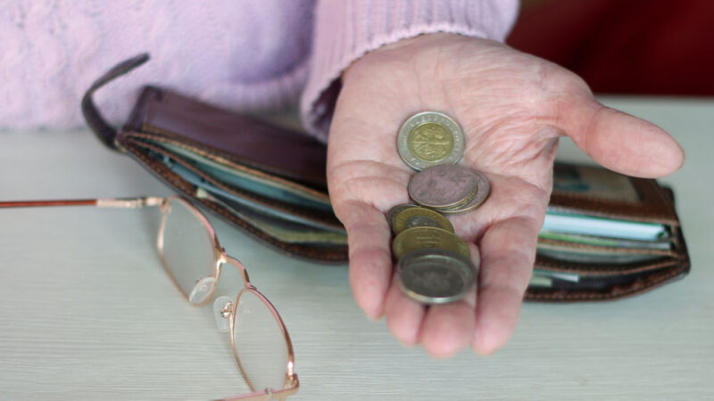 Zvyšování důchodů ohrožuje české veřejné finance, všímá si toho i&nbsp;Evropská komise