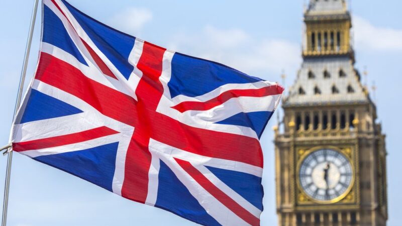 Delší přechodné období po brexitu by pomohlo uzavřít rozvodovou dohodu s&nbsp;EU