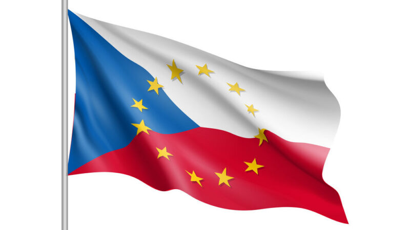 Uprchlické kvóty, reforma Unie nebo přijetí eura. Co prozrazují volební programy o&nbsp;pohledu politiků na EU