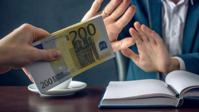 Europoslanci schválili evropského žalobce. Zachrání desítky miliard a&nbsp;posvítí si na dotace