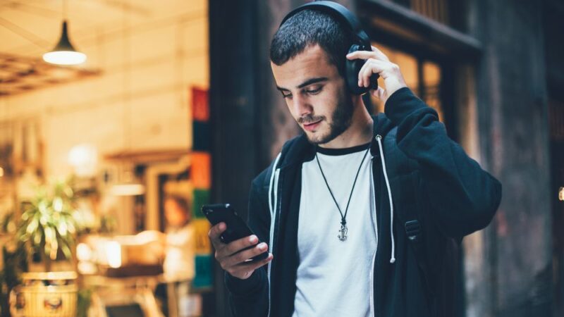 EU musí v&nbsp;ochraně proti nekalé soutěži internetových platforem přitvrdit, žádají firmy typu Spotify