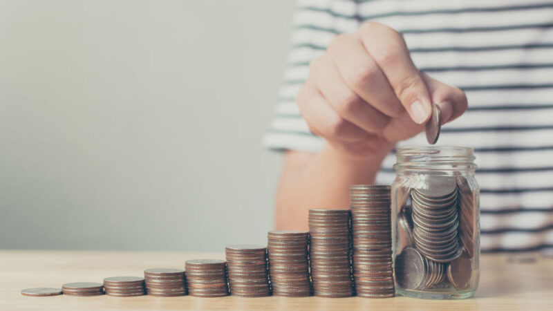 Růst české ekonomiky zpomalí, mzdy porostou, odhaduje Komise