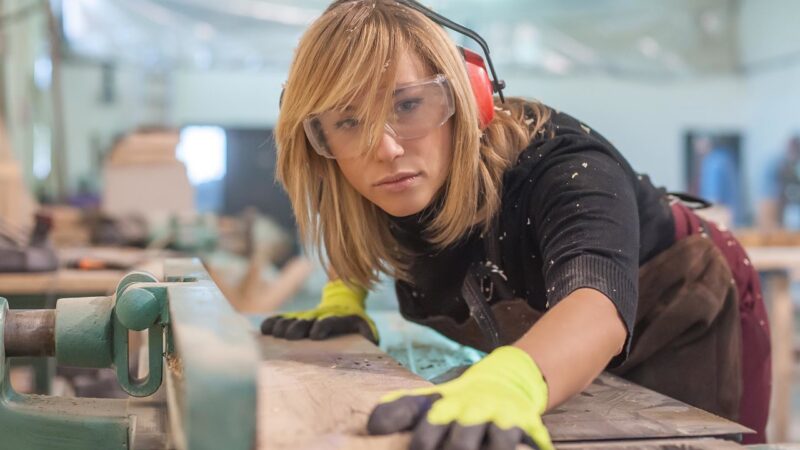 I učňové a&nbsp;studenti odborných škol by měli mít IT znalosti. Lepší výuku má zajistit podpora z&nbsp;EU