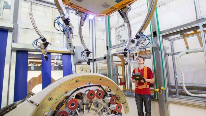 Dojicí roboti, dílny nebo operační sály. Podívejte se, jaké projekty ve vašem okolí financovala EU