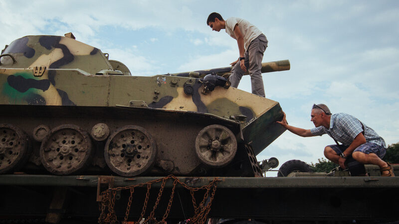 Je správné investovat do zbraní? Evropa mění přístup k&nbsp;obrannému průmyslu