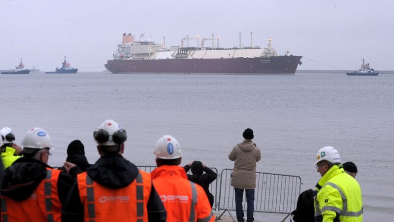 Unie hledá dodavatele LNG. Naděje vkládá do Perského zálivu